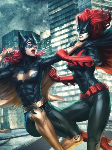 Batgirl VS Batwoman (Kate Kane)